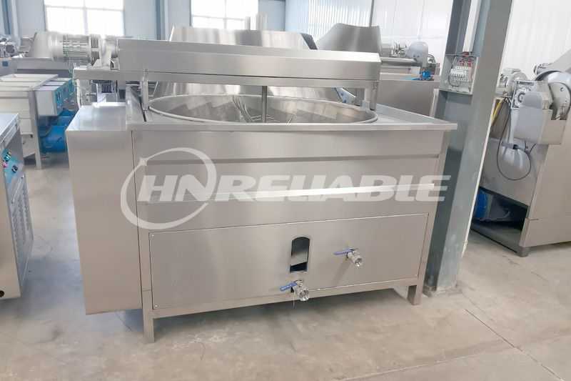 Automatic discharge frying machine